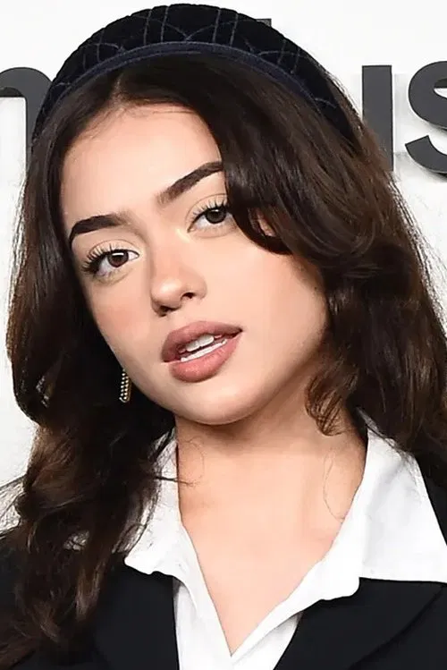  how old is Nailea Devora influencer content creation