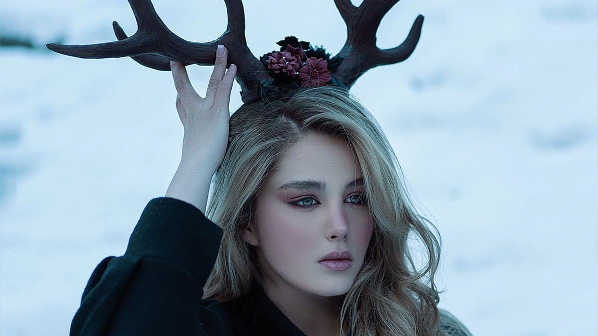 That woman comes from heaven look like angel