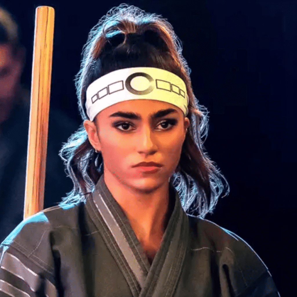 how tall is Rayna Vallandingham practicing martial arts