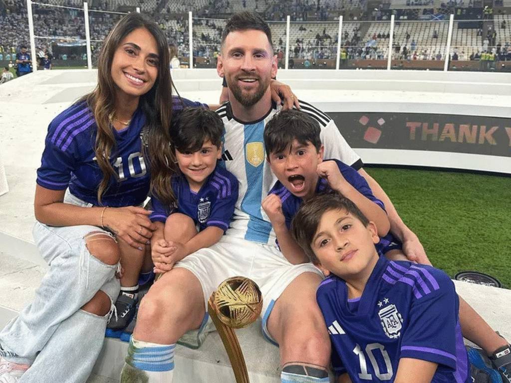 (title)% Rodrigo Messi with family at a football-related event