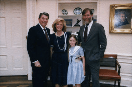 (title)% Aaron Latham, Lesley Stahl husband and journalist