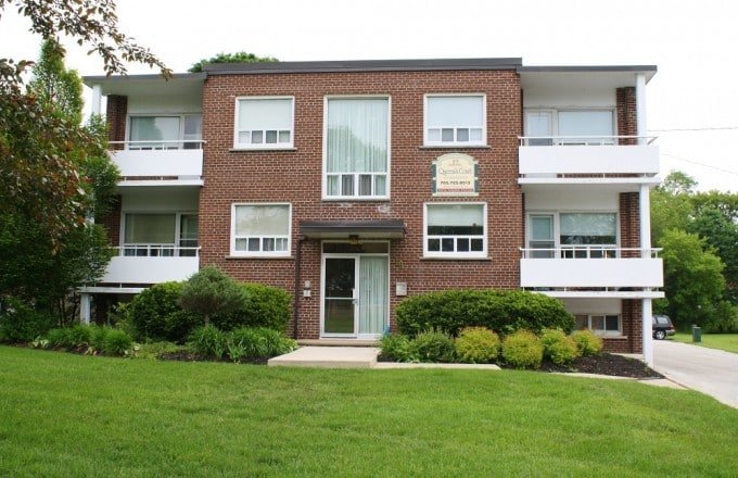 (title)% Queens Court Apartments: 7 Powerful Reasons to Love & Hate Them