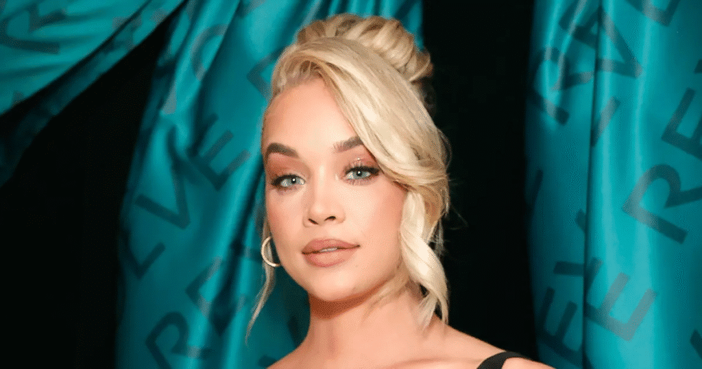 jasmine sanders age – portrait of Jasmine Sanders at a fashion event