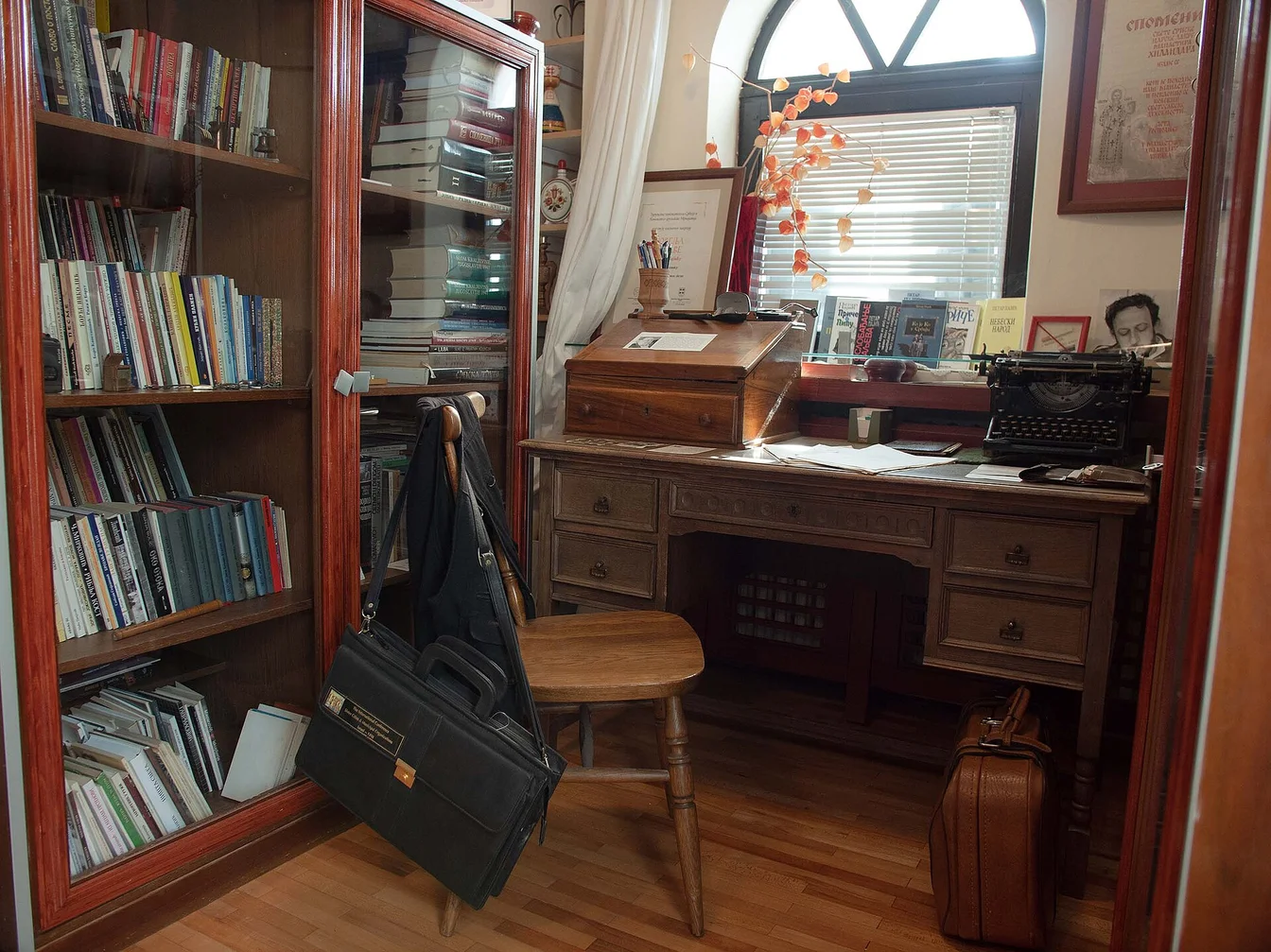 writer using word counter tool on laptop with coffee